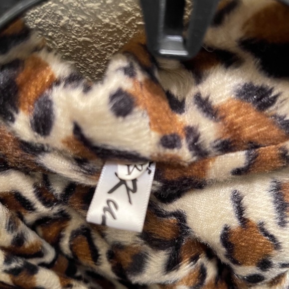 XS Furry Leopard Lined ¾ Length Zip Hoodie - Picture 6 of 6